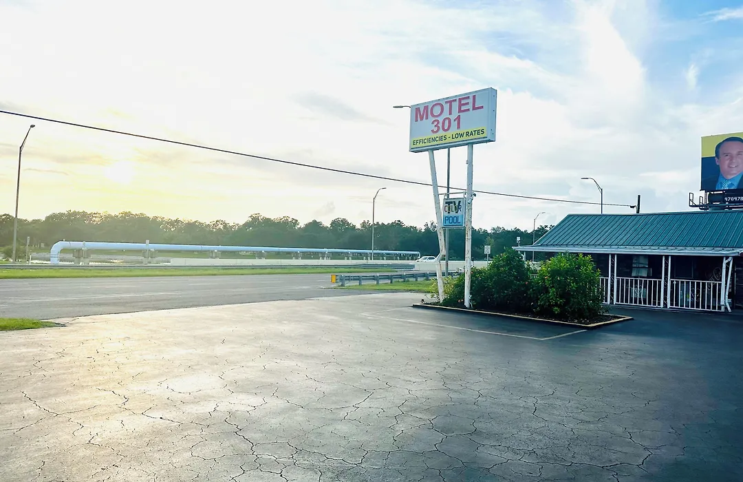 Motel 301-1